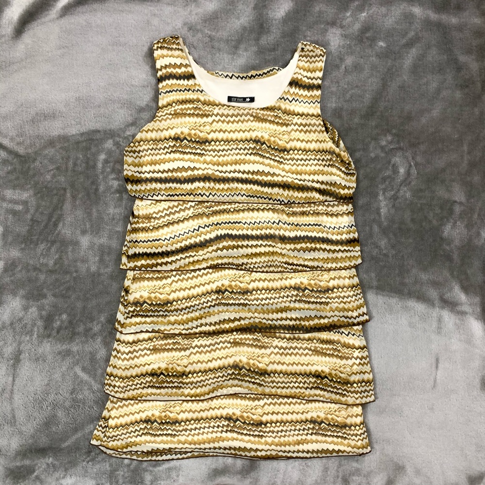 Scoop neck Chevron dress